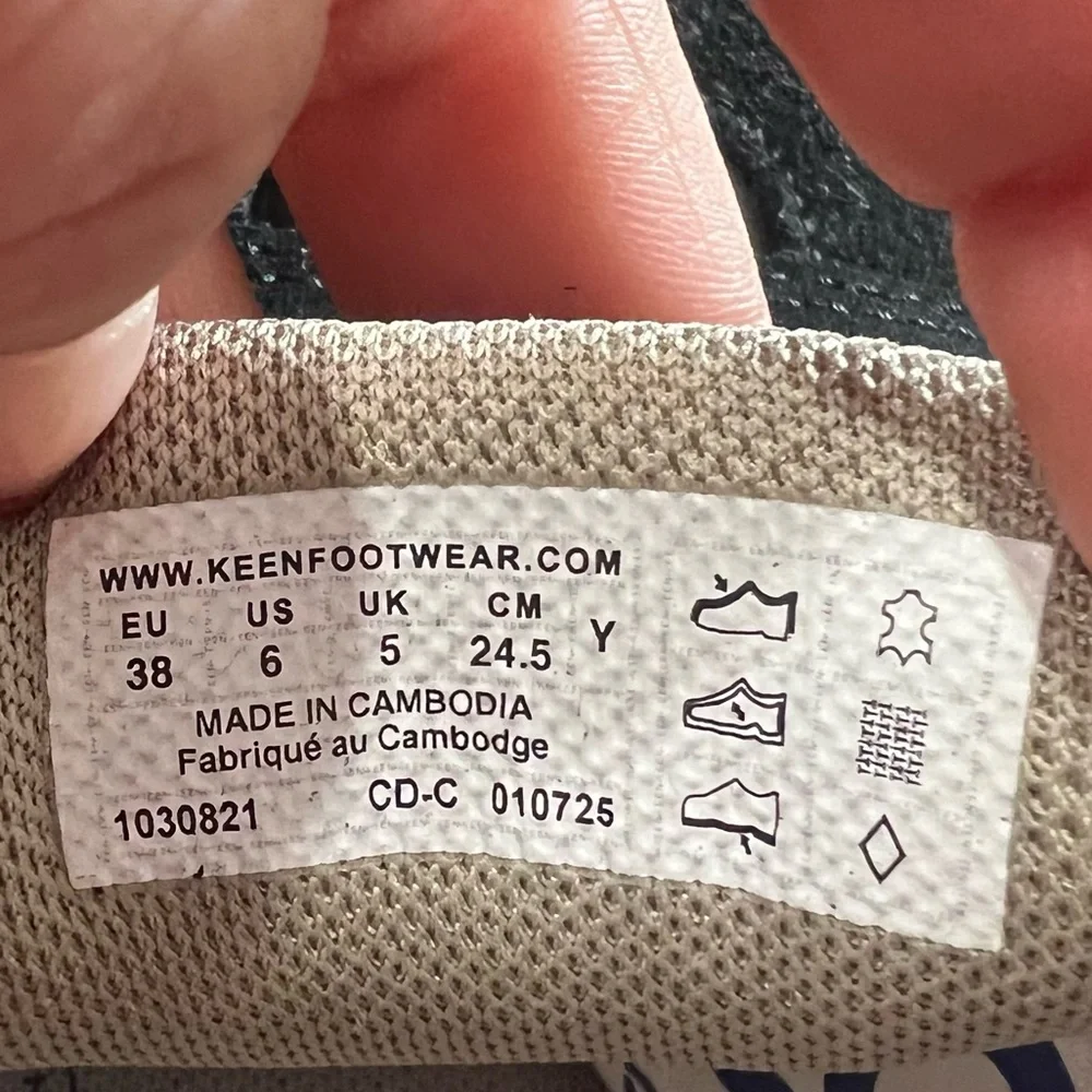 Keen KNX T-TOE youth black‎ and white size 6